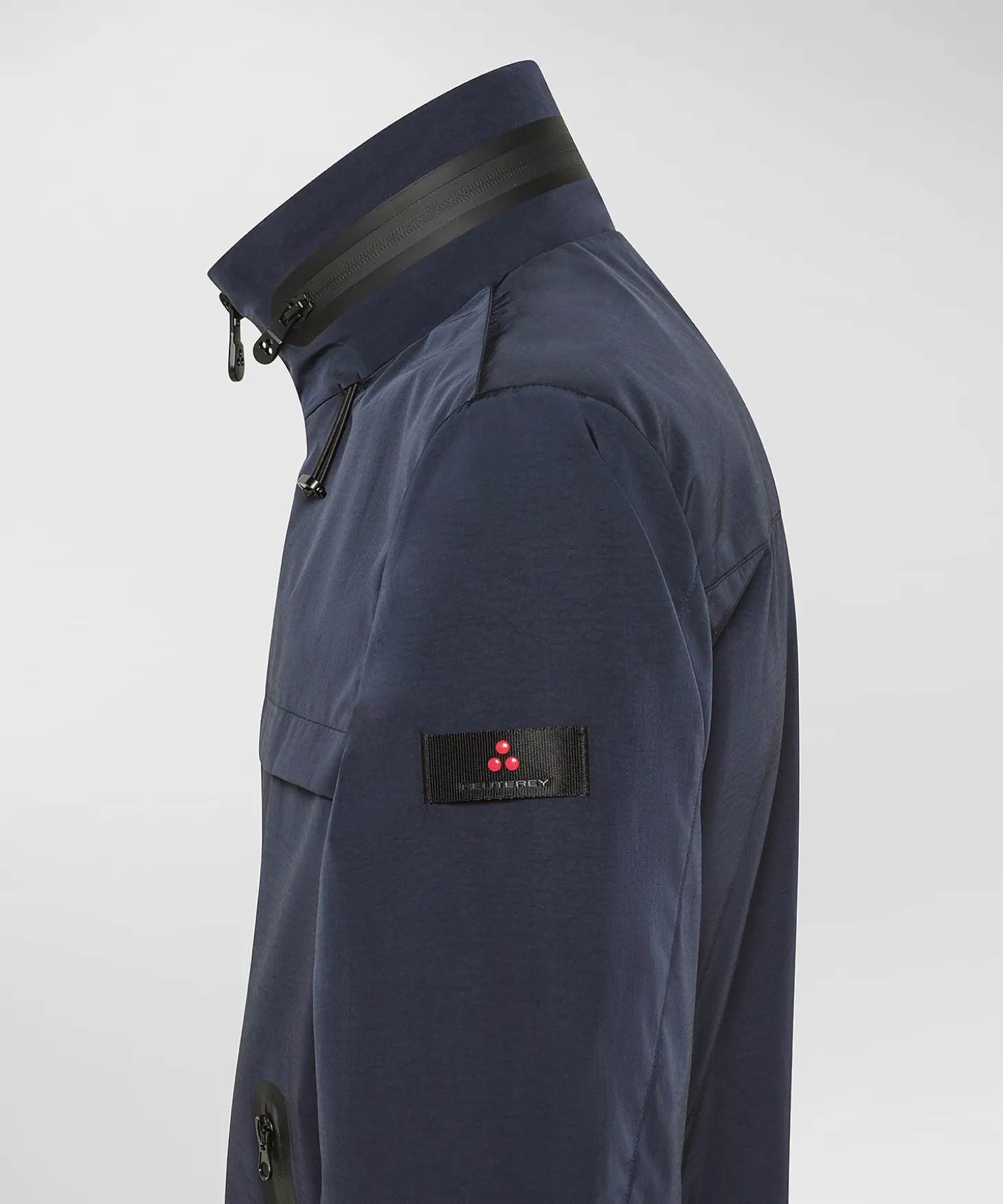 Bomber con cappuccio estraibile e dettagli neri