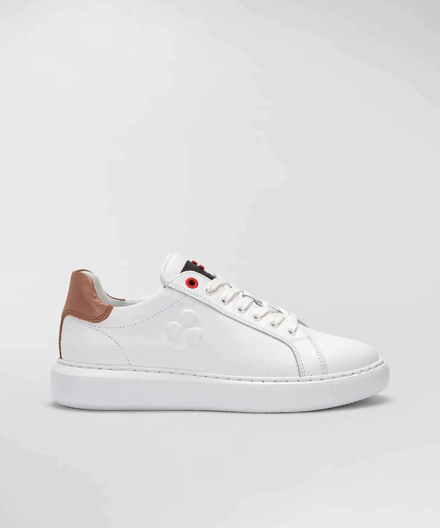 Sneaker In Pelle Con Logo Goffrato
