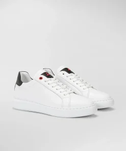 Sneaker In Pelle Con Logo Goffrato