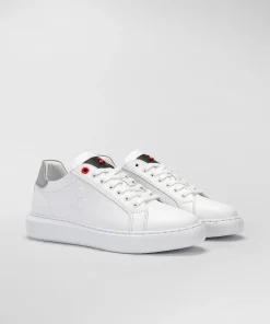 Sneaker In Pelle Con Logo Goffrato