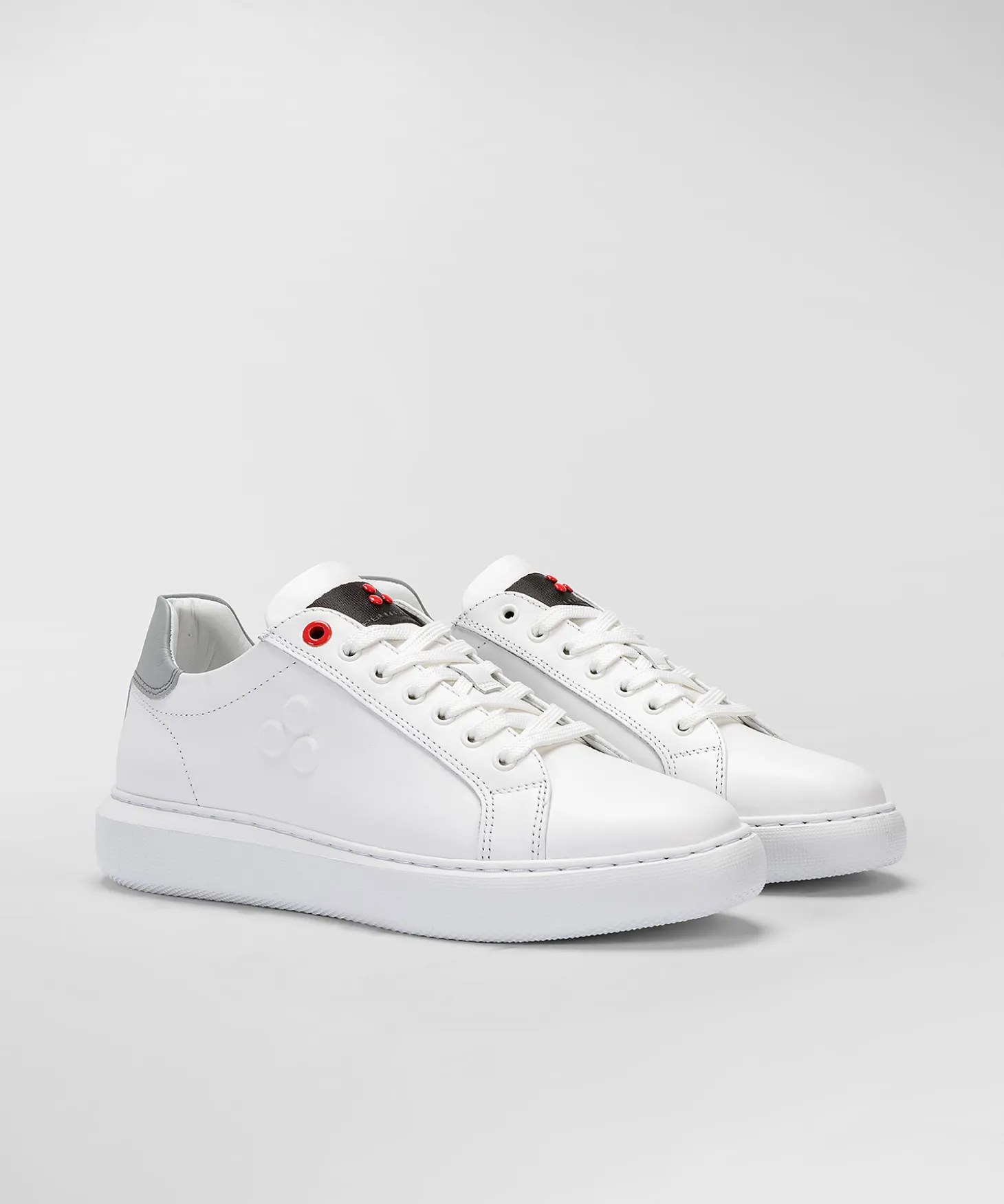 Sneaker In Pelle Con Logo Goffrato