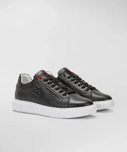 Sneaker In Pelle Con Logo Goffrato