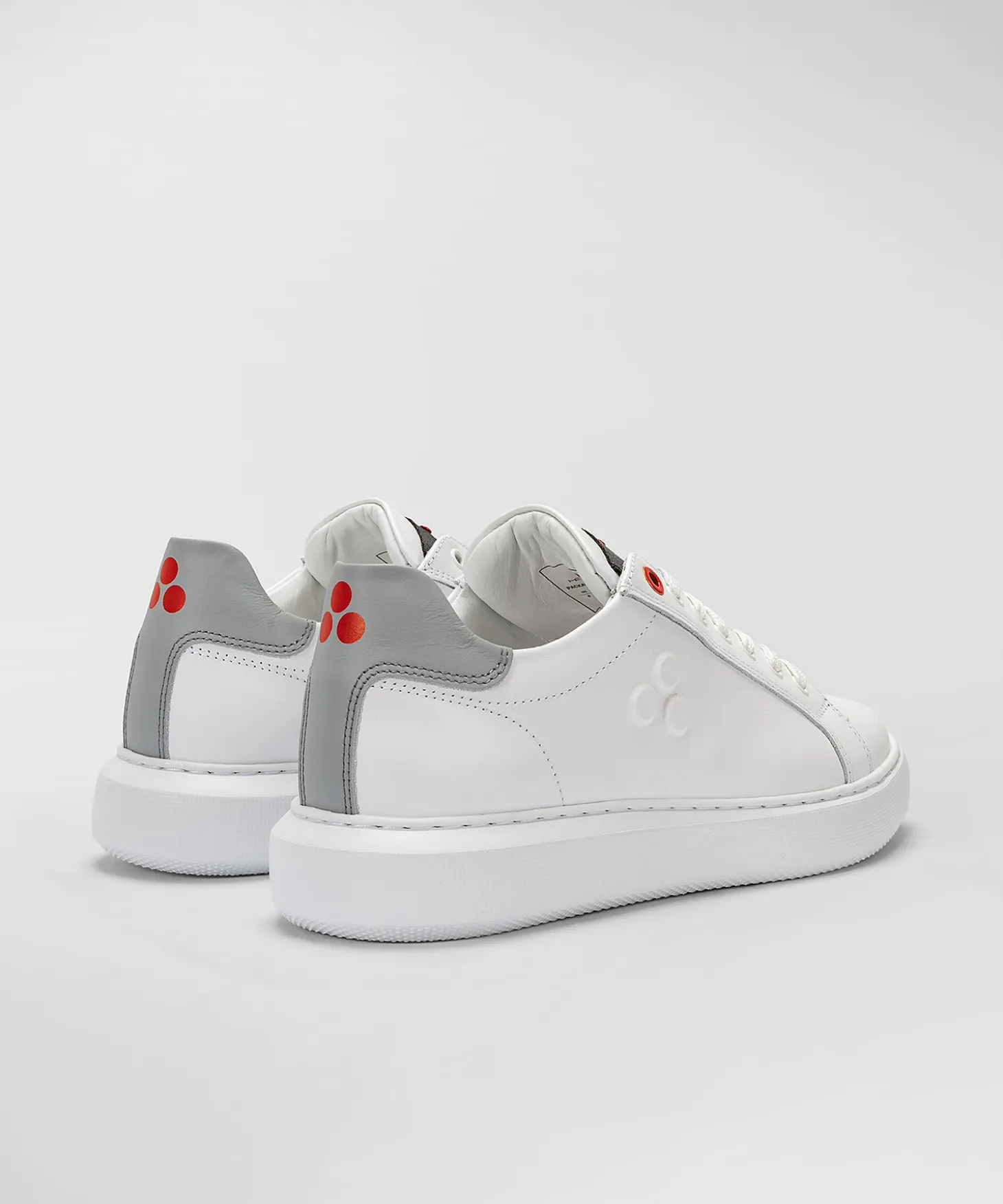 Sneaker In Pelle Con Logo Goffrato