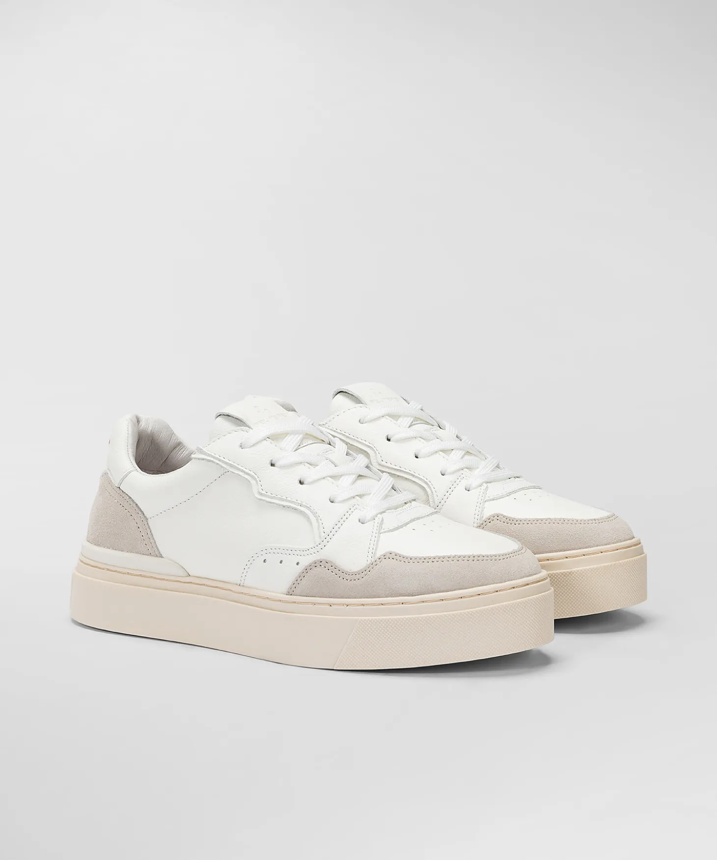Sneakers In Pelle Con Dettagli In Suede