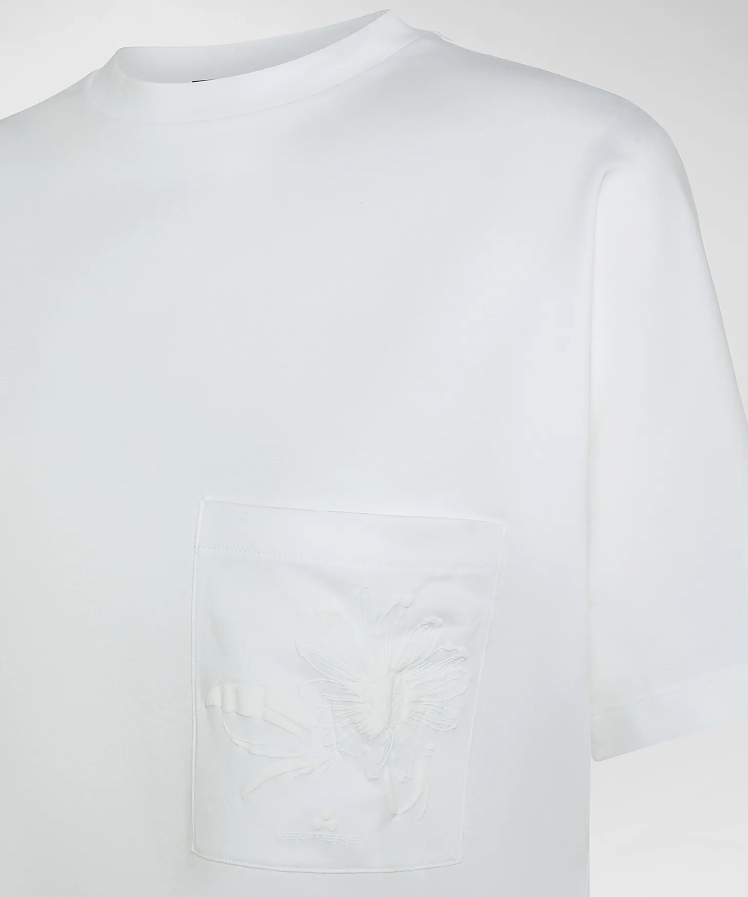 T-shirt con spalla a kimono e taschino con dettaglio stampato